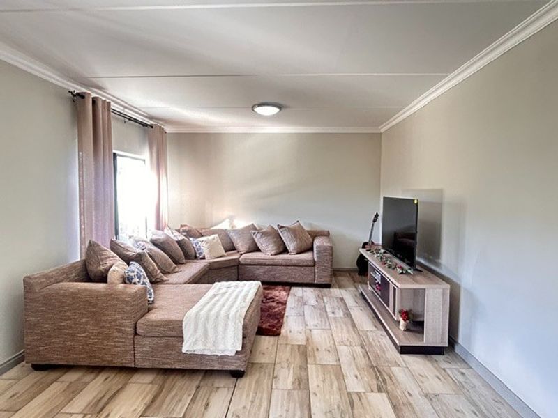Townhouse For Sale in Carlswald Estate, Midrand - Photo 5