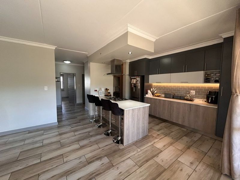 Townhouse For Sale in Carlswald Estate, Midrand - Photo 8