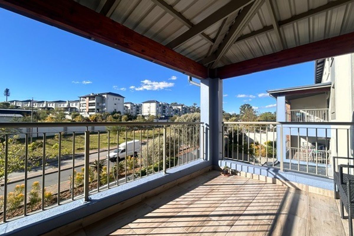 Townhouse For Sale in Carlswald Estate, Midrand - Photo 2