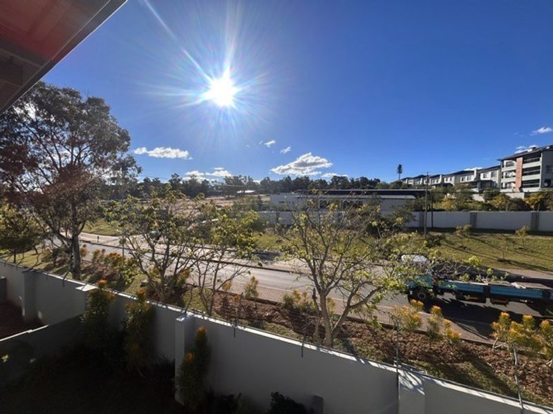 Townhouse For Sale in Carlswald Estate, Midrand - Photo 3