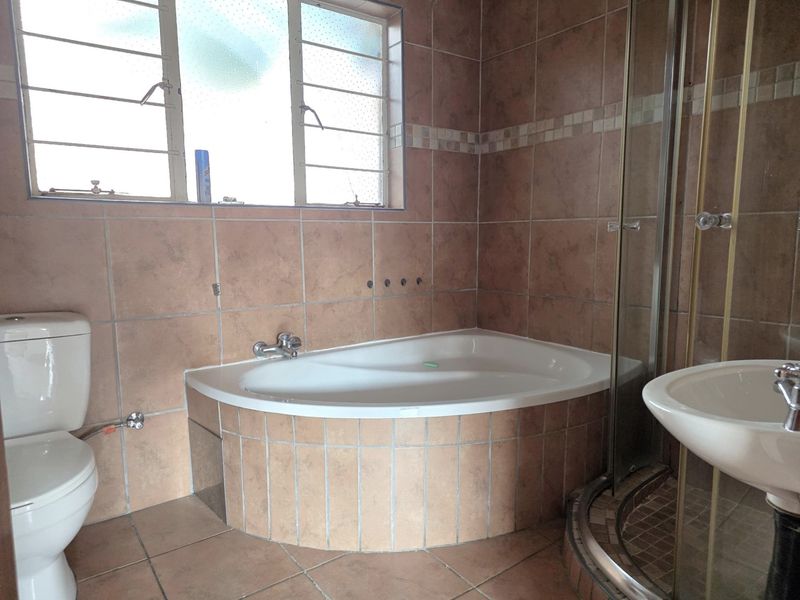 3 bedroom for Sale in Birchleigh North - Photo 8