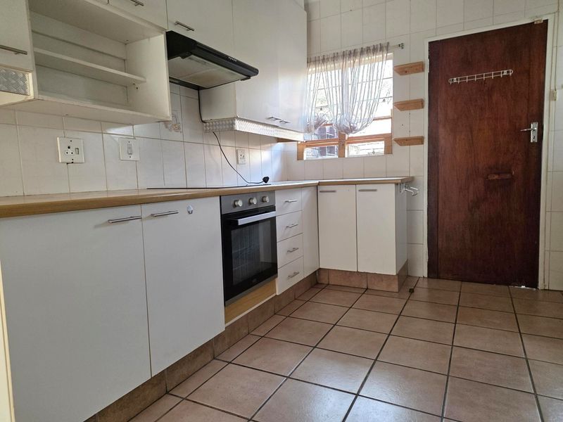 3 bedroom for Sale in Birchleigh North - Photo 3