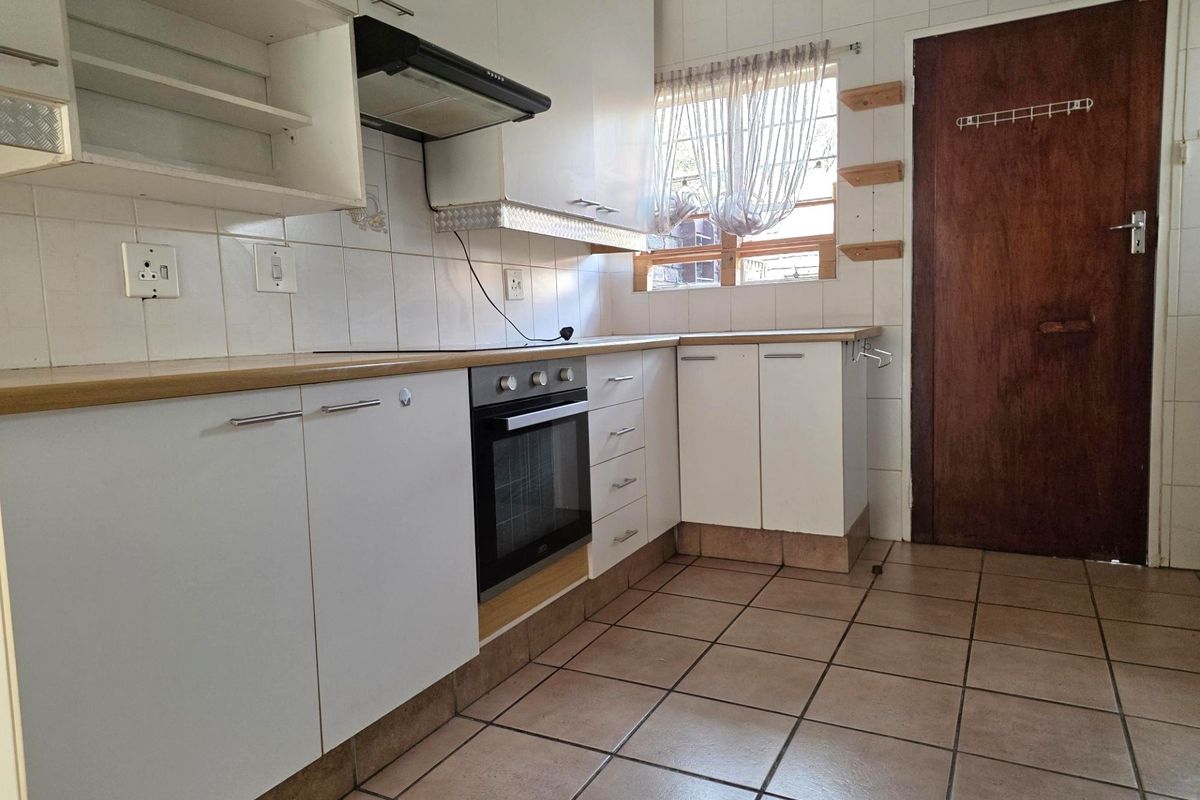 3 bedroom for Sale in Birchleigh North - Photo 3
