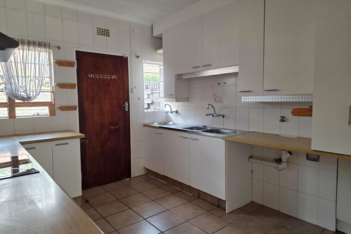 3 bedroom for Sale in Birchleigh North - Photo 2
