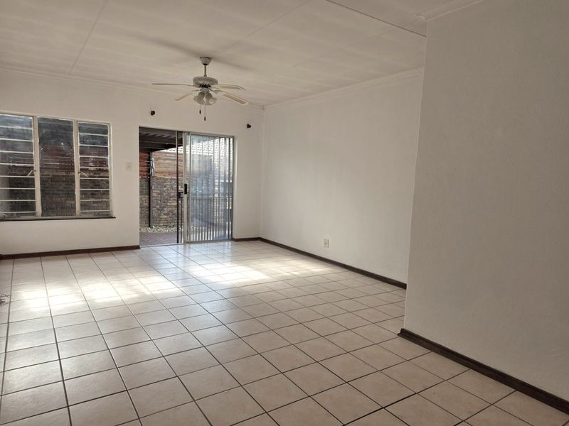 3 bedroom for Sale in Birchleigh North - Photo 4