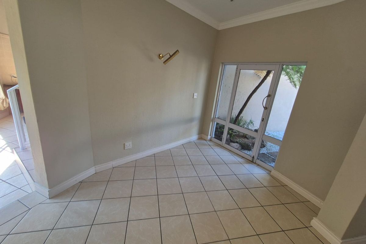Beautiful 4 bedroom Home For Sale in Shelly Beach with additional Flatlet - Photo 5