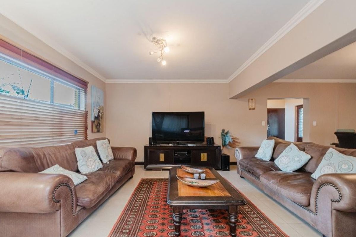 Townhouse For Sale in Noordhang, Randburg - Photo 4