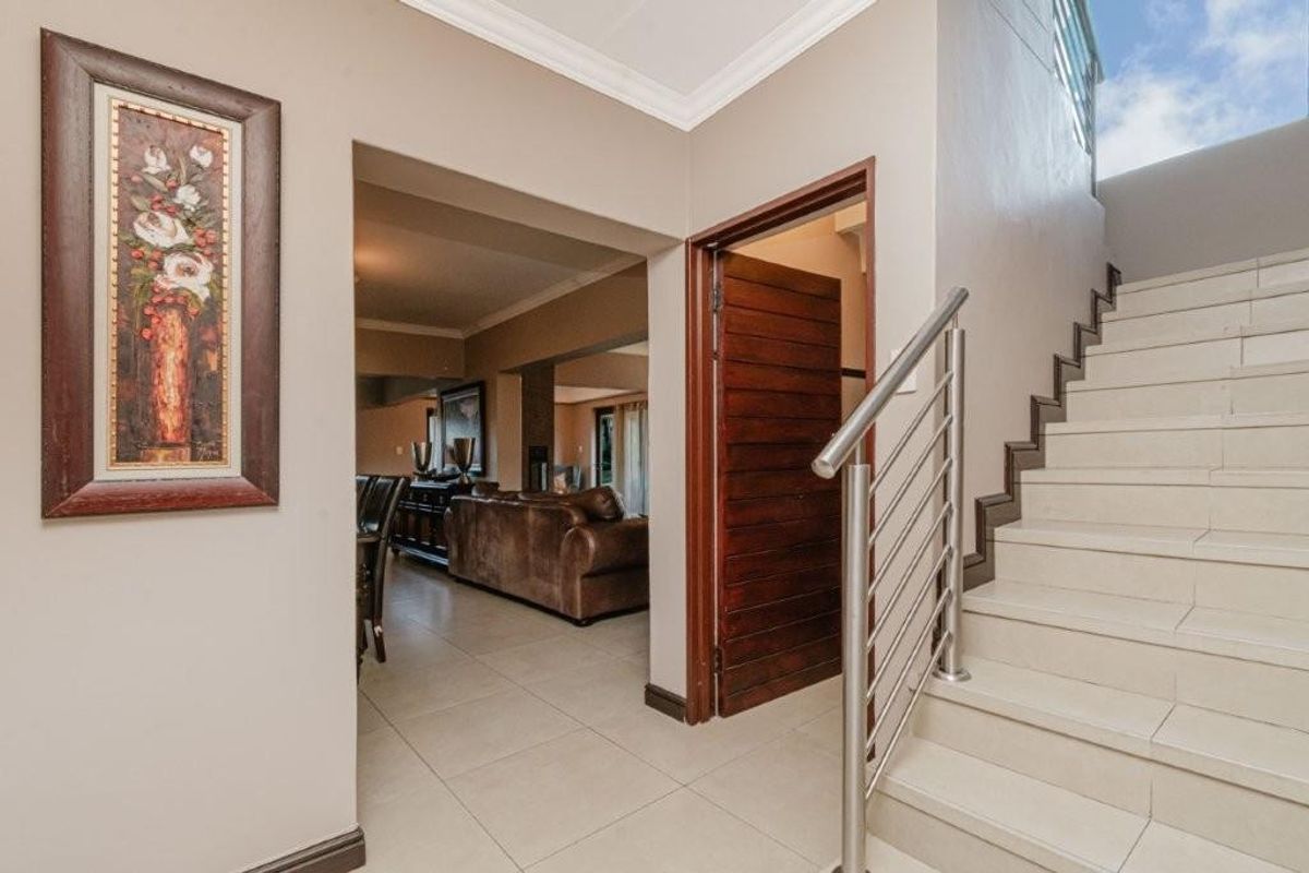 Townhouse For Sale in Noordhang, Randburg - Photo 3