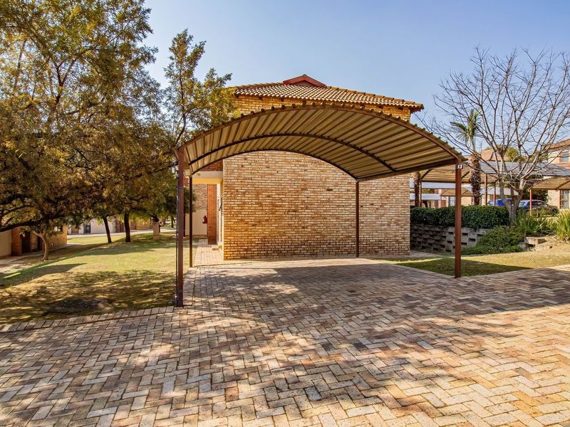 Apartment For Sale in Witkoppen, Sandton - Photo 4