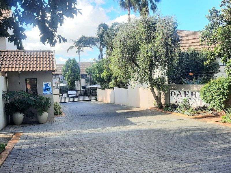 Apartment For Sale in Radiokop, Roodepoort - Photo 1