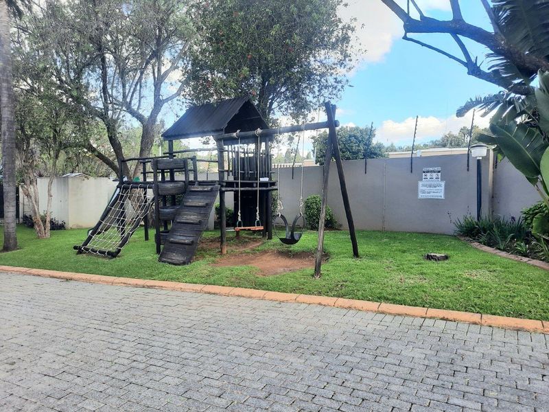 Apartment For Sale in Radiokop, Roodepoort - Photo 5