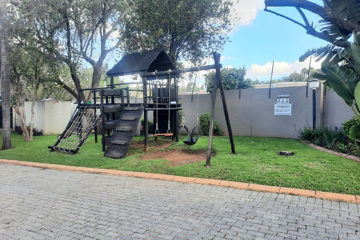 Apartment For Sale in Radiokop, Roodepoort - Photo 5