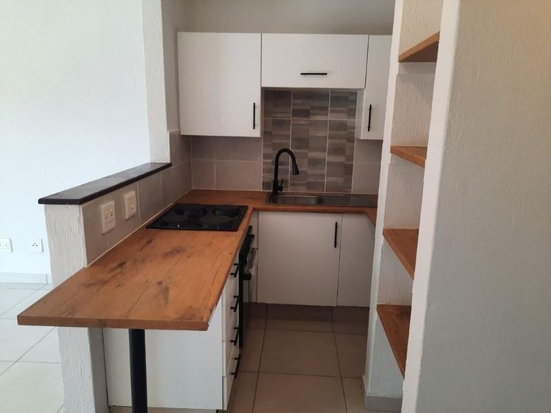 Apartment For Sale in Honeydew Manor, Roodepoort - Photo 7