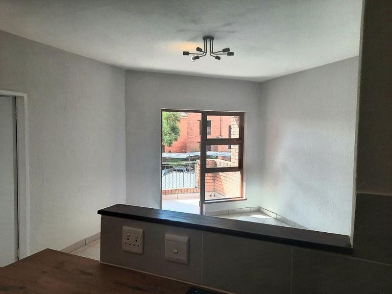 Apartment For Sale in Honeydew Manor, Roodepoort - Photo 9