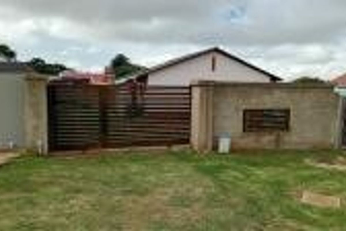 House For Sale in Lenasia South - Photo 4