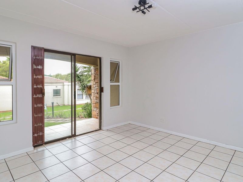 Apartment For Sale in Witkoppen, Sandton - Photo 10