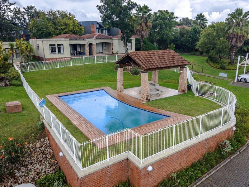 Apartment For Sale in Witkoppen, Sandton - Photo 2