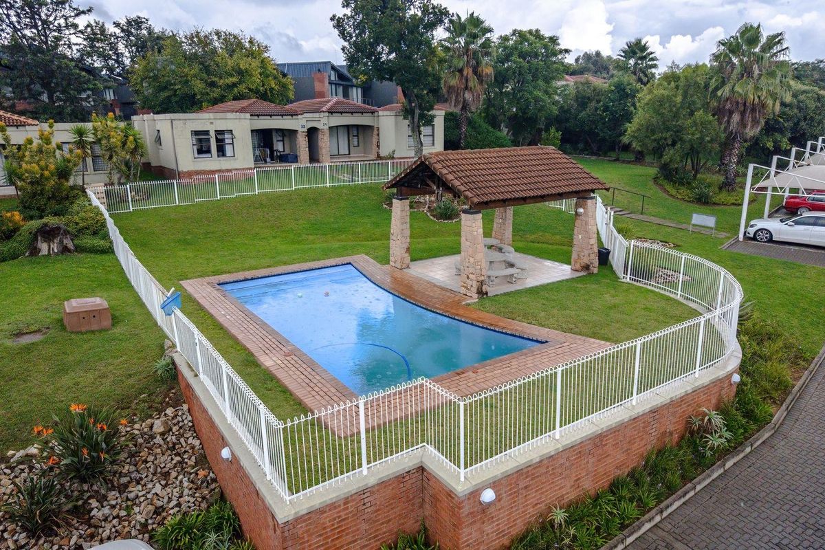Apartment For Sale in Witkoppen, Sandton - Photo 2