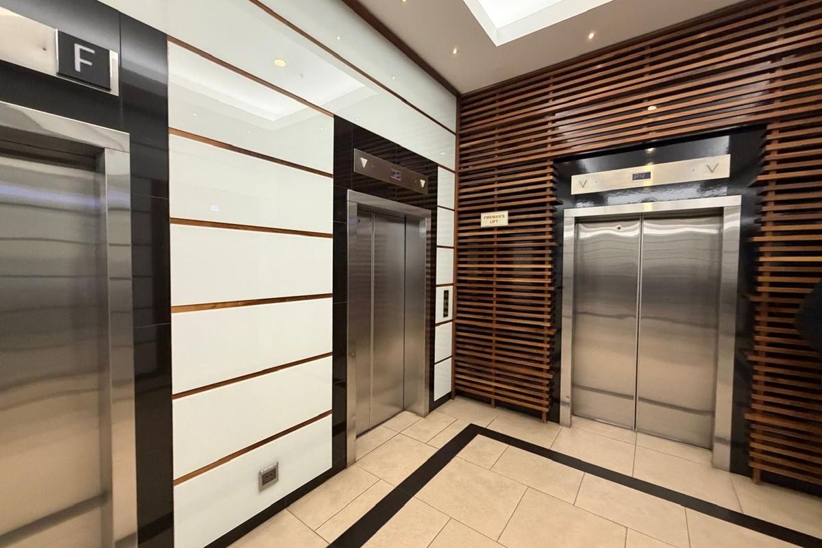 Fitted-Out Offices To Rent at The Towers, Cape Town - Photo 5