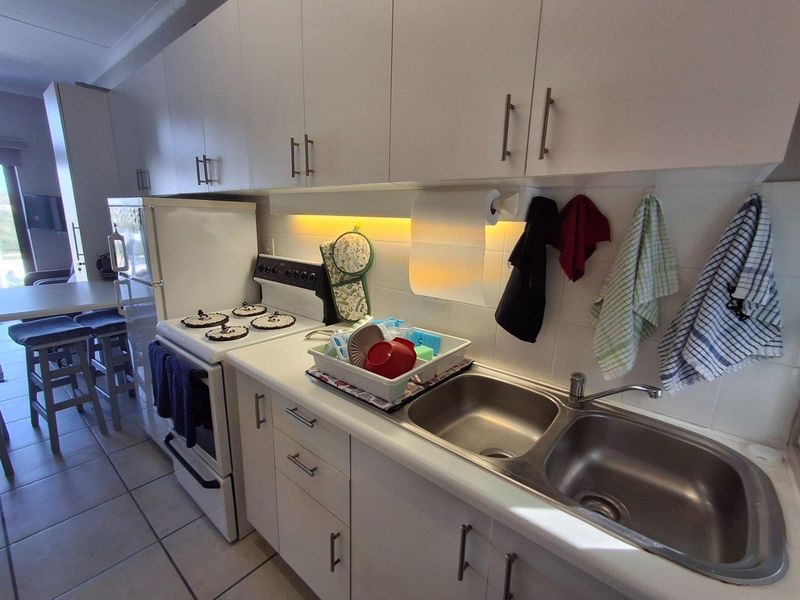 Apartment For Sale in Stilbaai Wes, Stilbaai - Photo 7