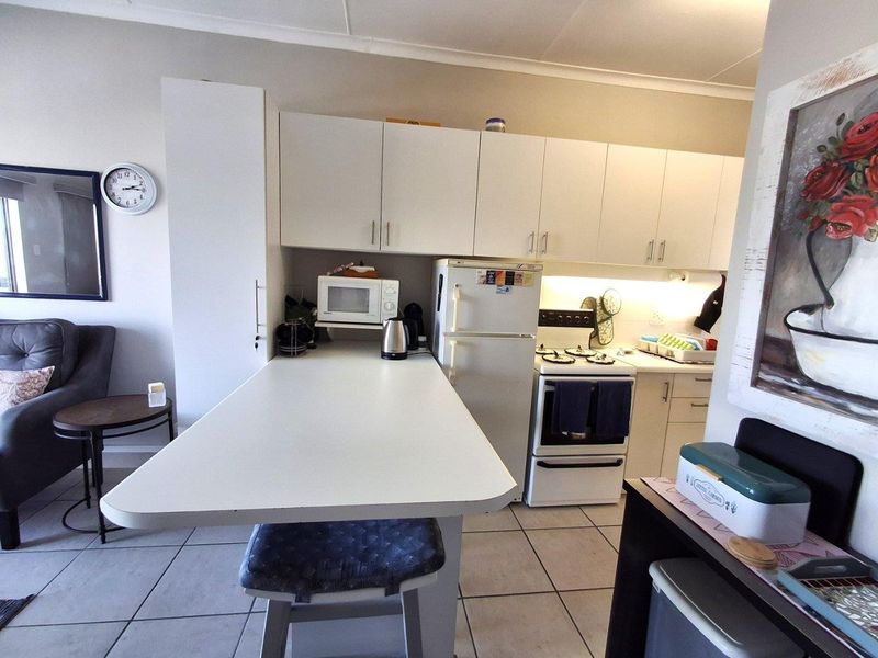 Apartment For Sale in Stilbaai Wes, Stilbaai - Photo 8