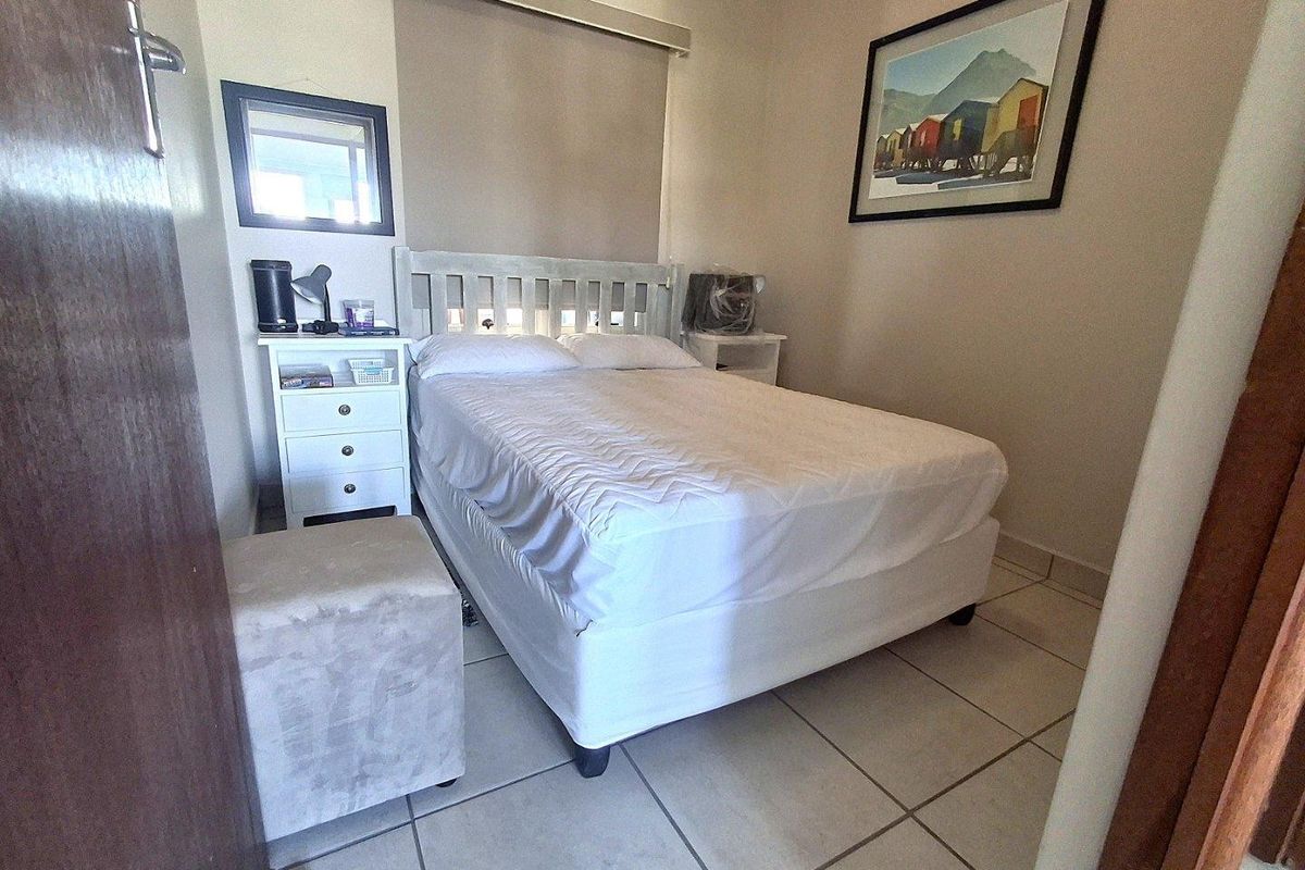 Apartment For Sale in Stilbaai Wes, Stilbaai - Photo 4