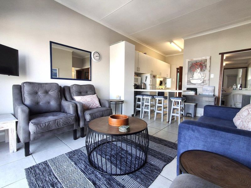 Apartment For Sale in Stilbaai Wes, Stilbaai - Photo 2