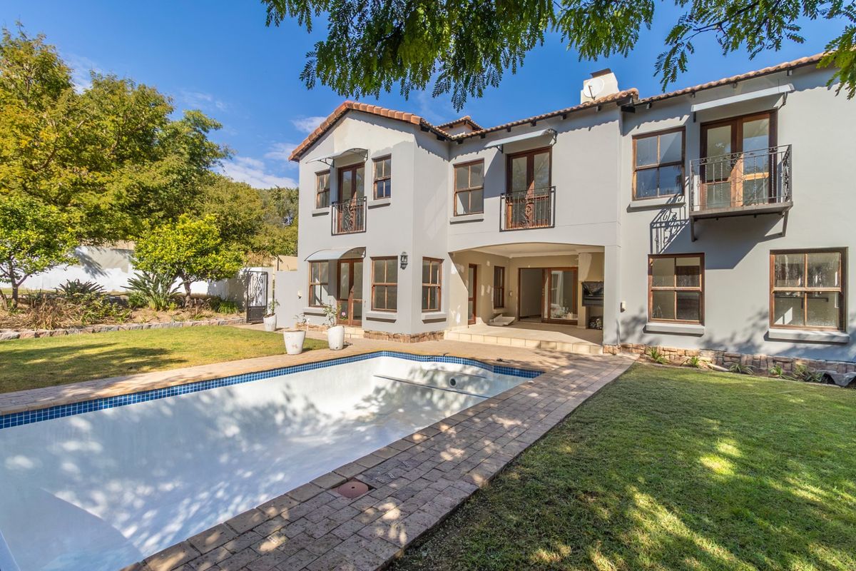 Pristine Family Living in Royal Kyalami Country Estate | 4 Bedrooms | 3.5 Bathrooms | Sparkling Pool - Photo 4