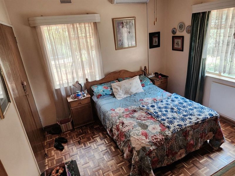 A Generational Gem Waiting For Your Personal Touch in Verwoerdpark, Kimberley - Photo 9