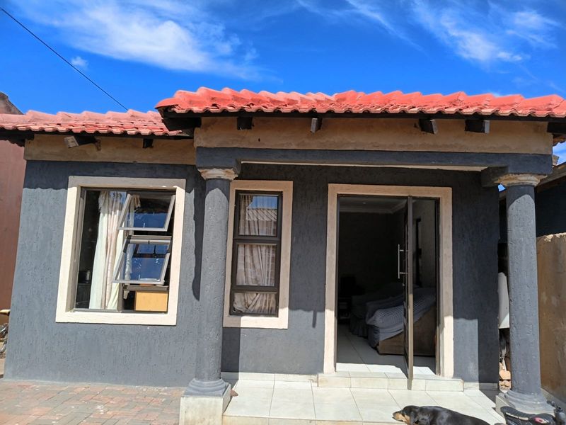 House For Sale in Protea Glen, Soweto - Photo 1