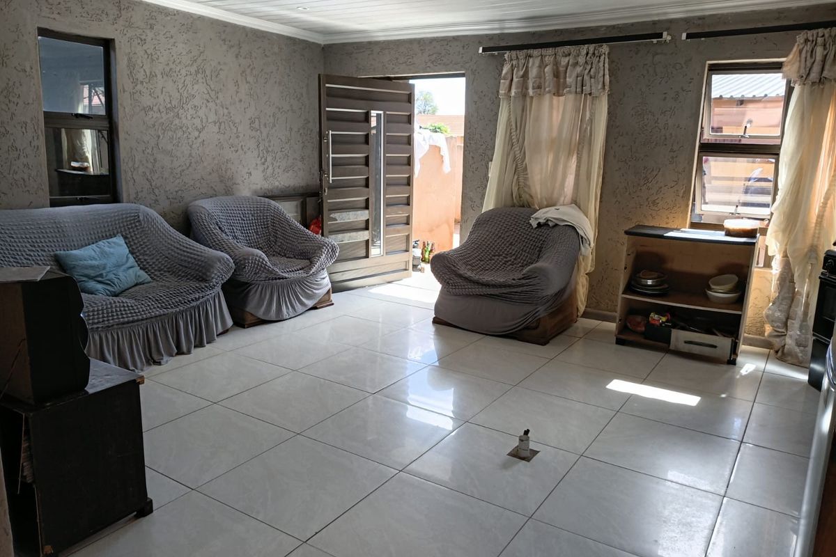 House For Sale in Protea Glen, Soweto - Photo 3