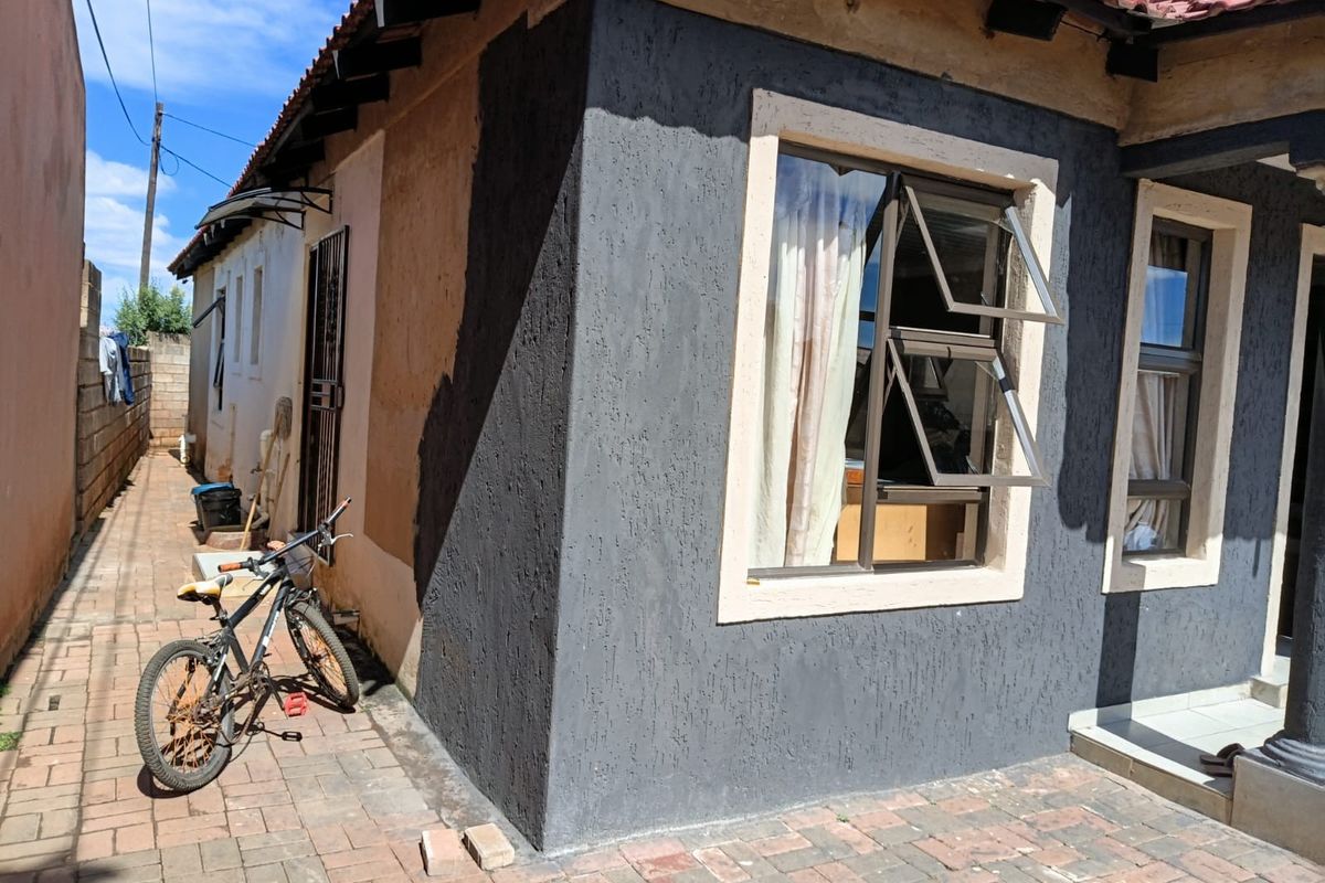 House For Sale in Protea Glen, Soweto - Photo 4