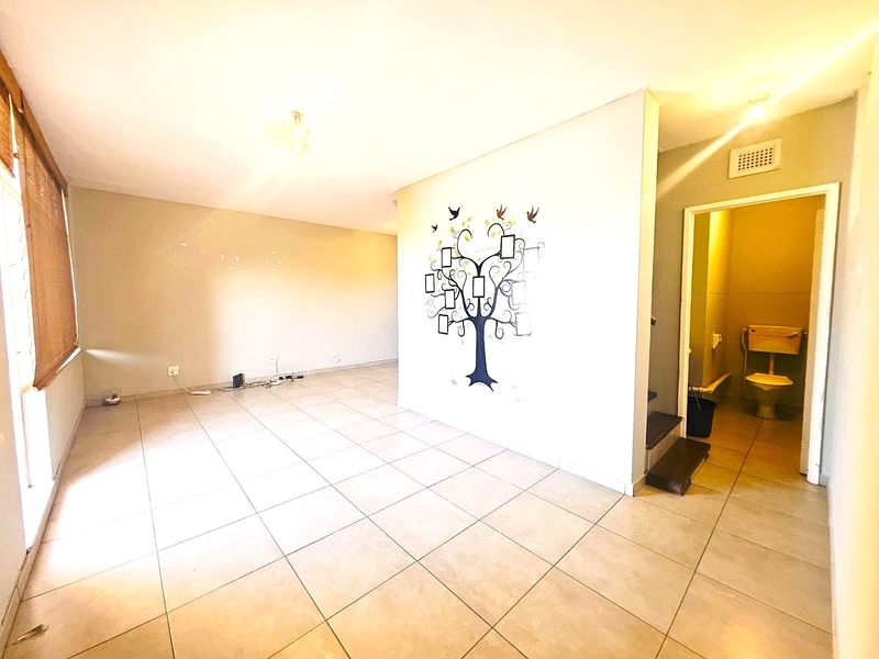 Apartment For Sale in Glenwood, Durban, KwaZulu-Natal - Photo 4