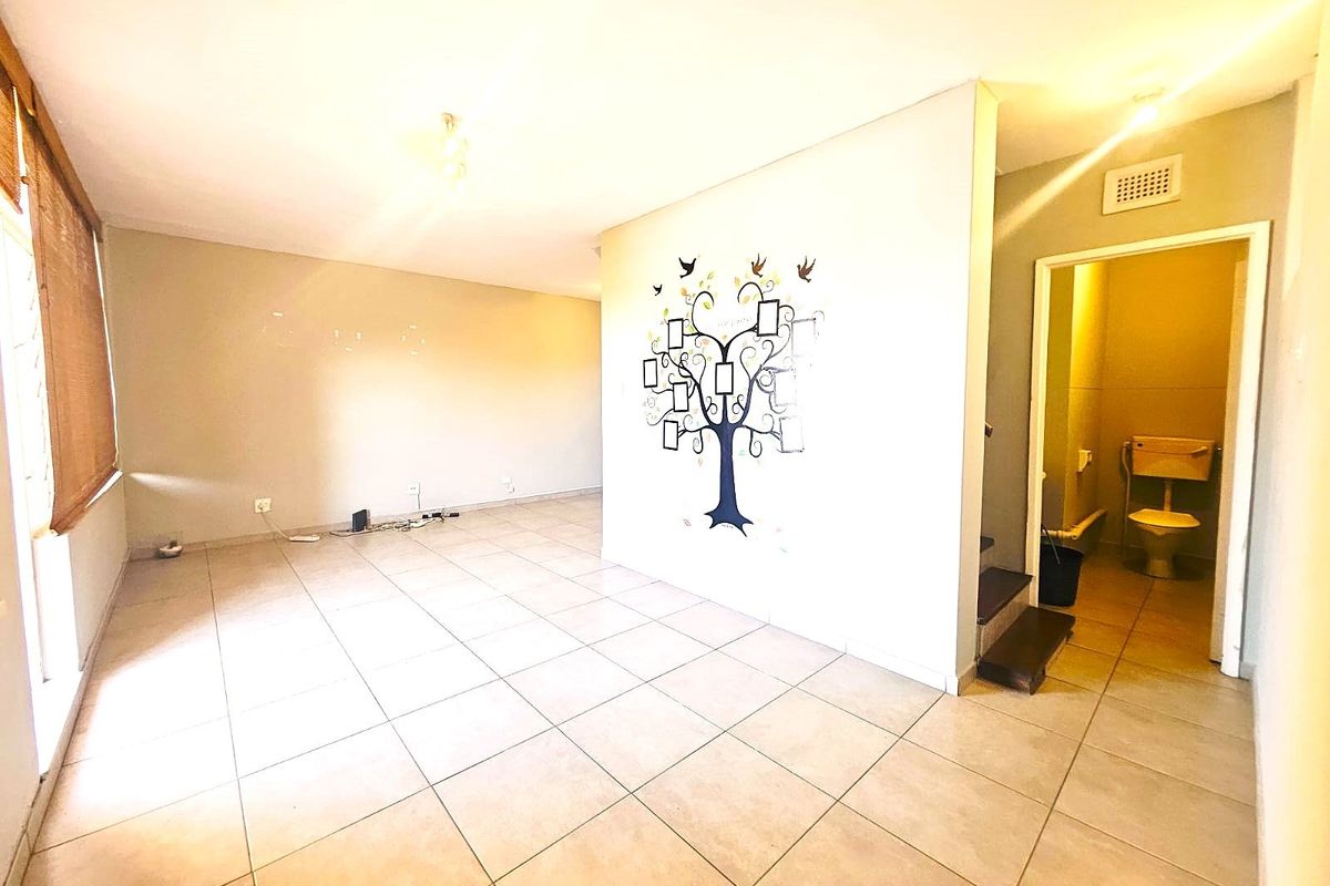 Apartment For Sale in Glenwood, Durban, KwaZulu-Natal - Photo 4