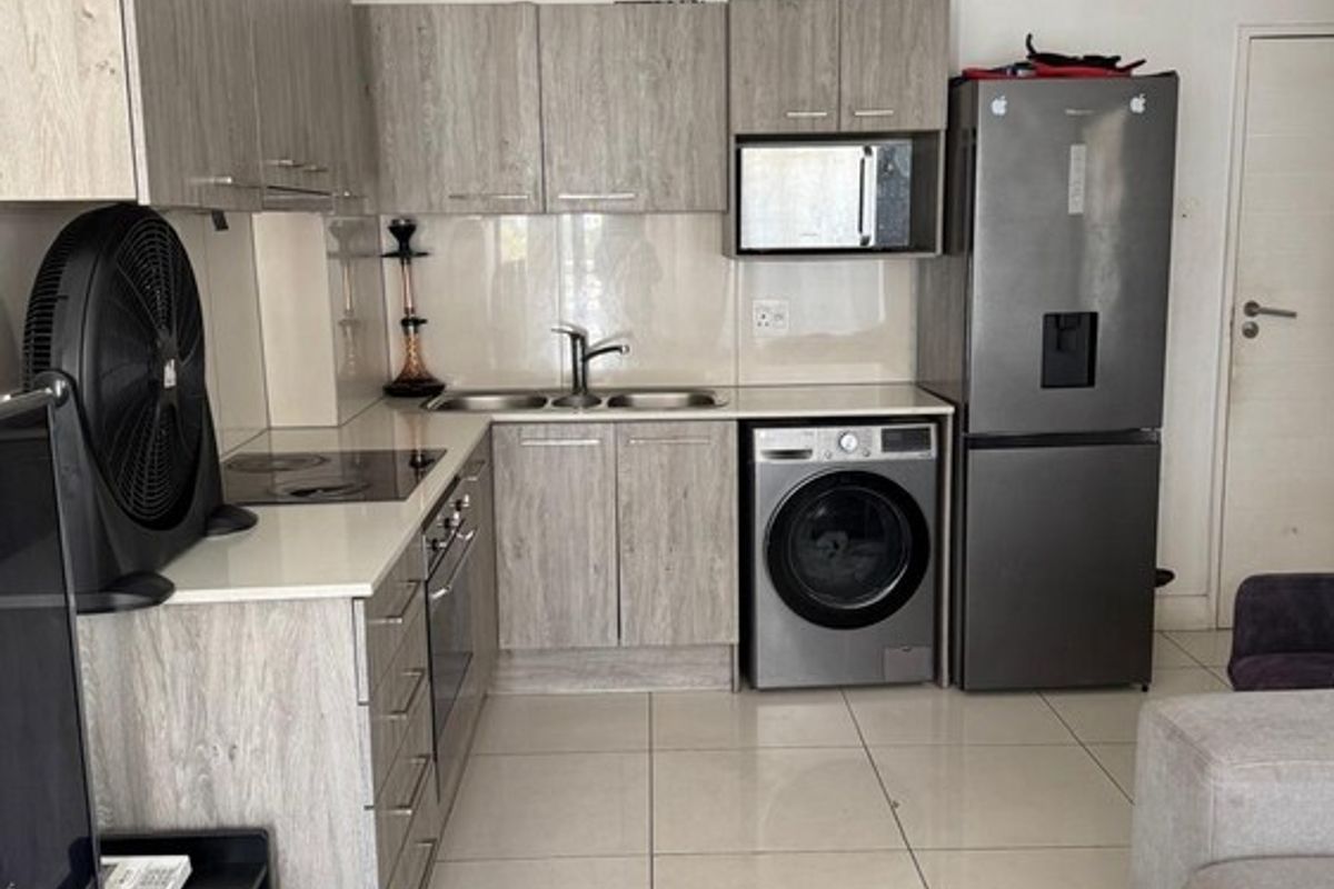 Stylish City Living with Table Mountain Views in the Heart of Zonnebloem - Photo 4
