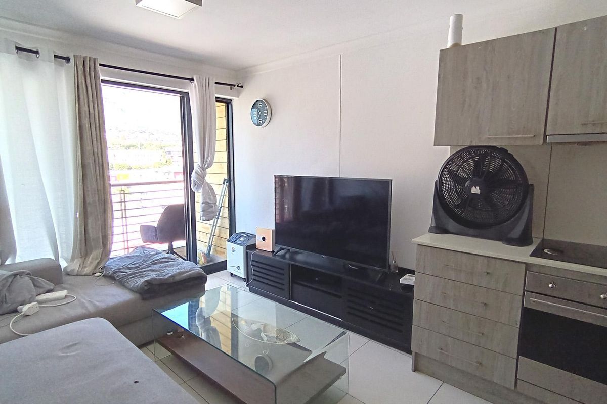 Stylish City Living with Table Mountain Views in the Heart of Zonnebloem - Photo 5