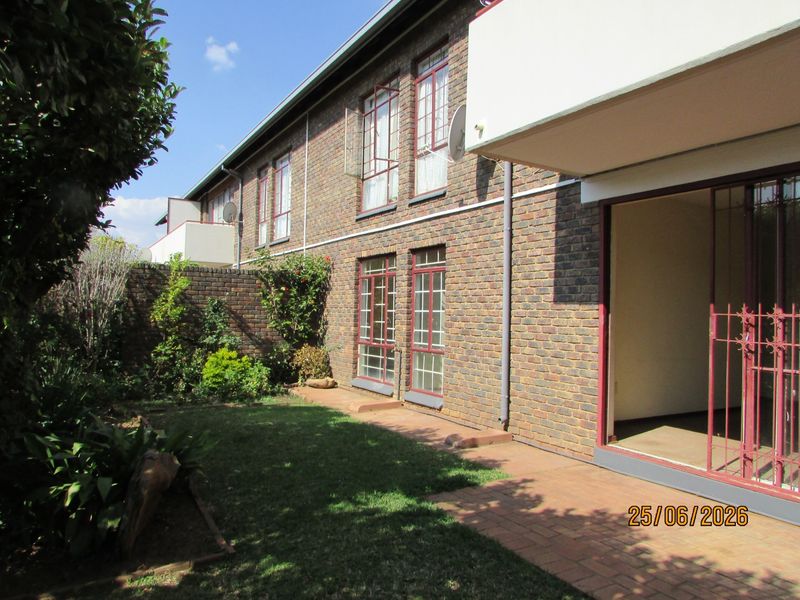 Townhouse For Sale in Erasmus, Bronkhorstspruit - Photo 1
