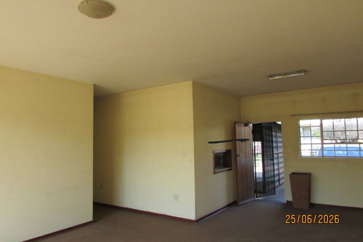 Townhouse For Sale in Erasmus, Bronkhorstspruit - Photo 3