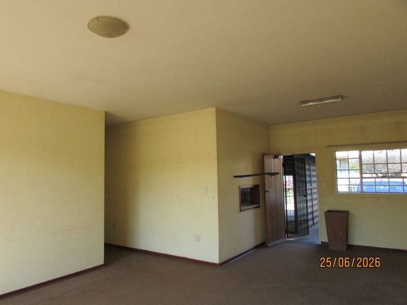 Townhouse For Sale in Erasmus, Bronkhorstspruit - Photo 3