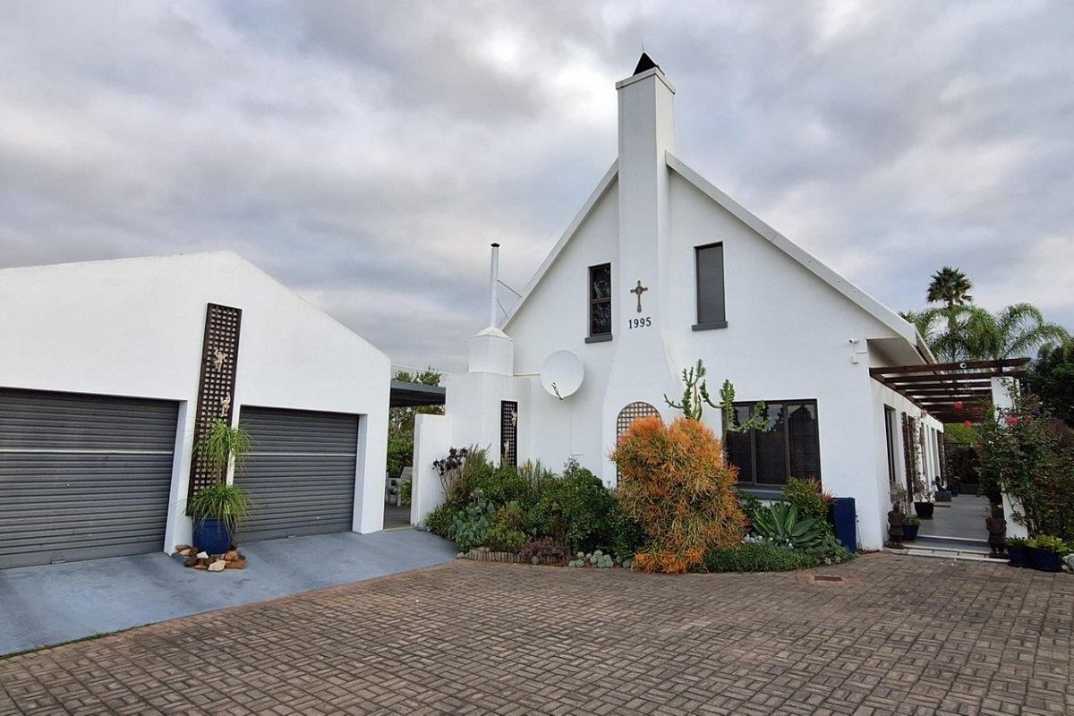 House For Sale in Riversdale - Photo 2