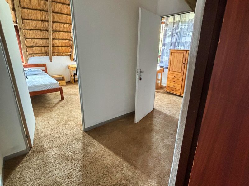 Dual Living Apartment in Worlds View, Hilton - Photo 2
