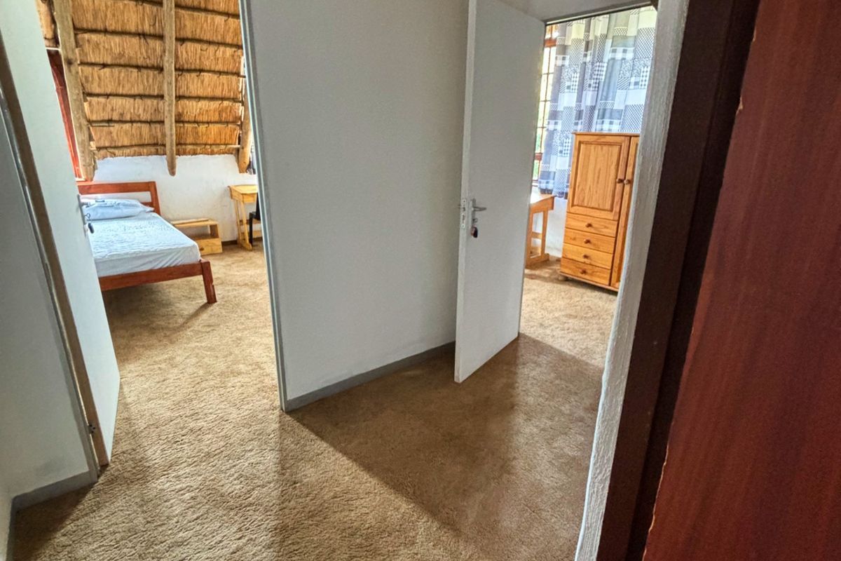Dual Living Apartment in Worlds View, Hilton - Photo 2