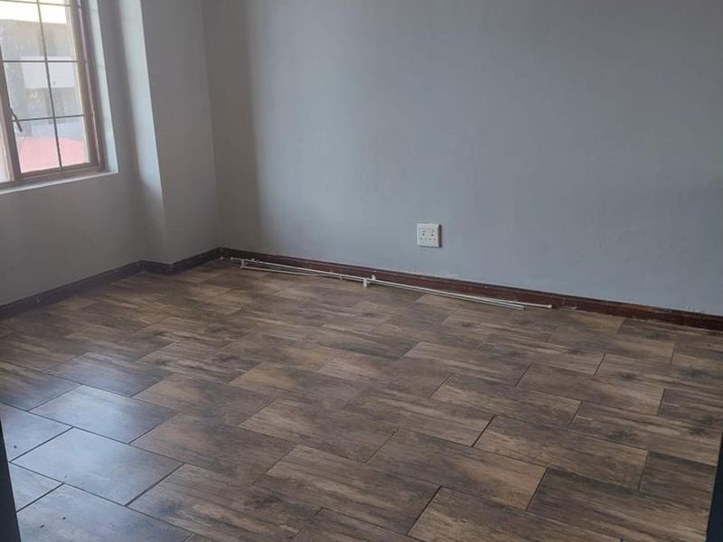 2 Bedroom ,1 Bathroom Apartment for Sale in Midrand - Photo 5