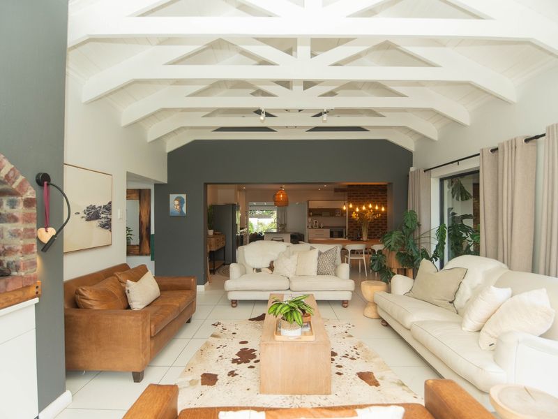 Gorgeous 3 Bedroom Home with Flat in Linkside - Photo 1