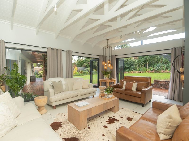 Gorgeous 3 Bedroom Home with Flat in Linkside - Photo 2