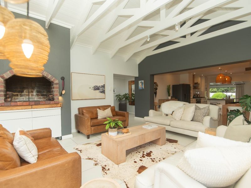 Gorgeous 3 Bedroom Home with Flat in Linkside - Photo 8