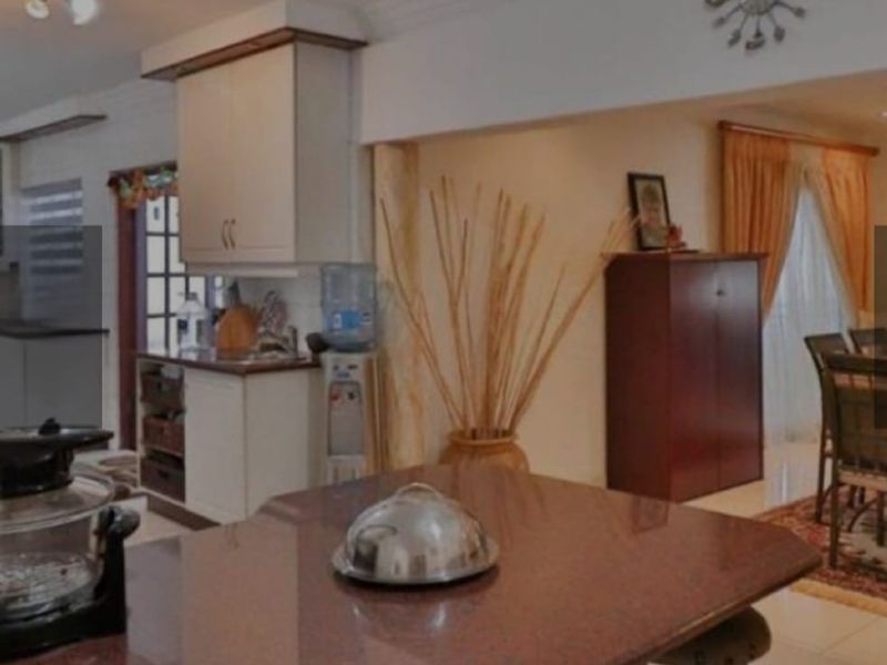 Stunning 4 bedroom house with a swimming pool for rent is waiting for you and lovely family - Photo 4