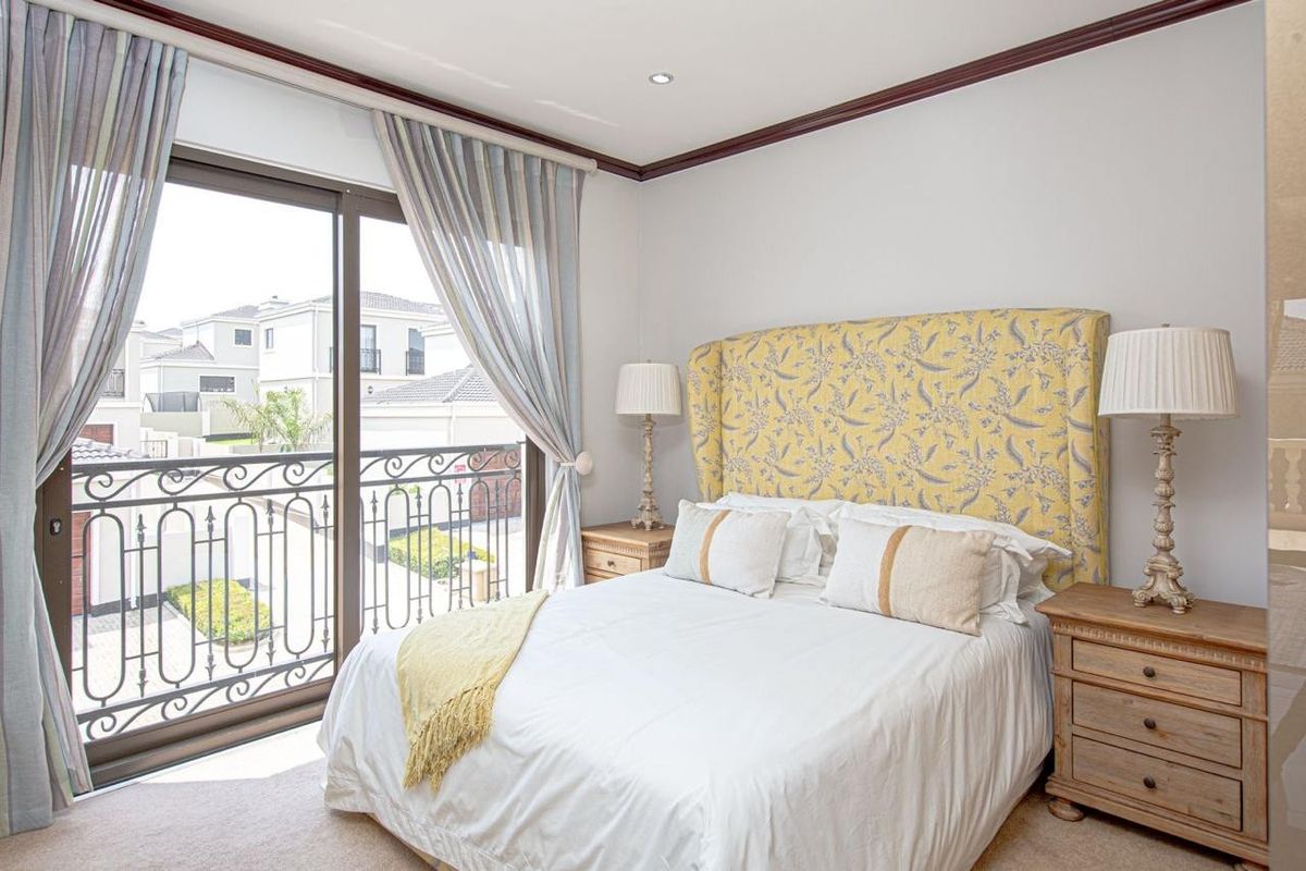Cluster To Rent in Fourways, Sandton - Photo 2