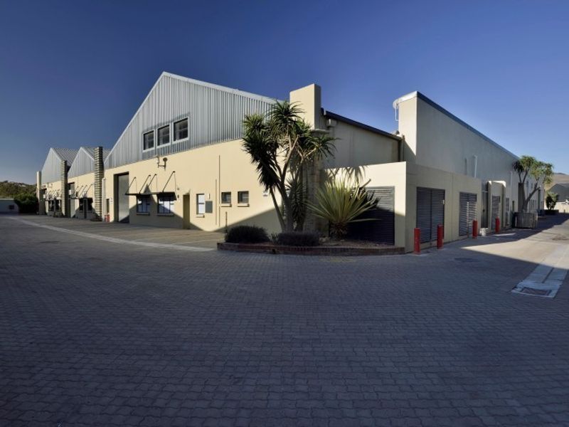 Industrial Warehouse To Let in Durbanville Hills - Photo 2