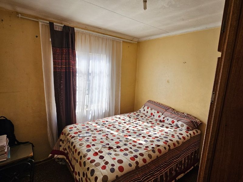 Urgent House Sale in Thabong, Welkom - Photo 5